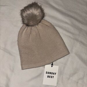 Aritzia Sunday Best Cream Knit Beanie